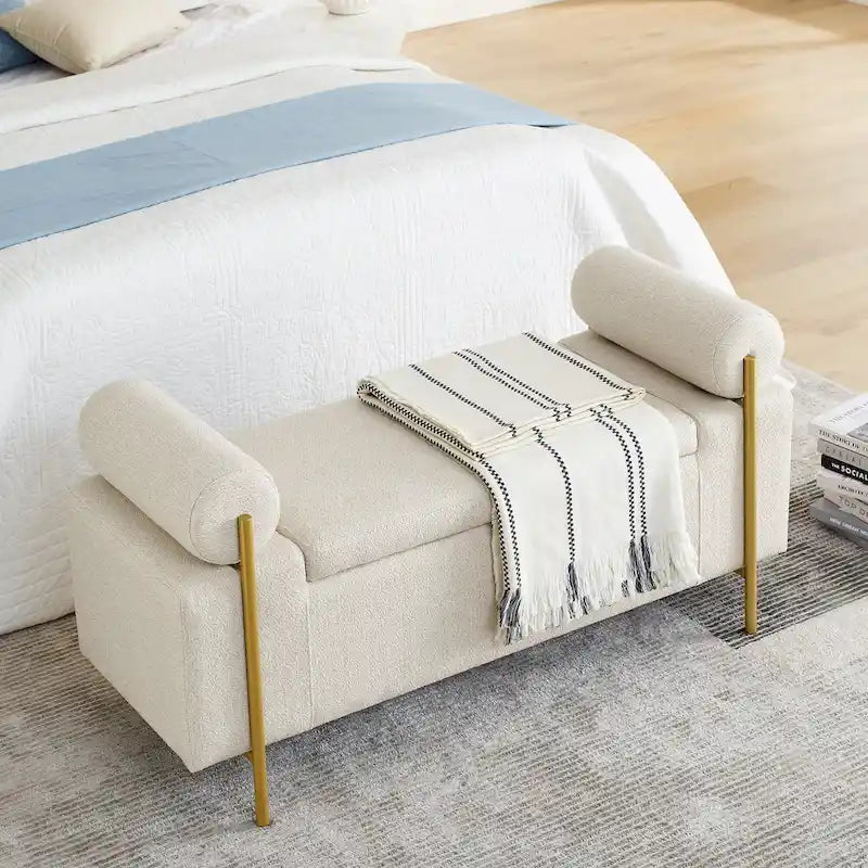 Banc de rangement rembourré en lin avec accoudoirs cylindriques et pieds en métal doré