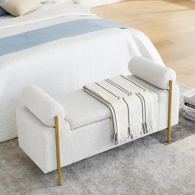 Banc de rangement rembourré en lin avec accoudoirs cylindriques et pieds en métal doré