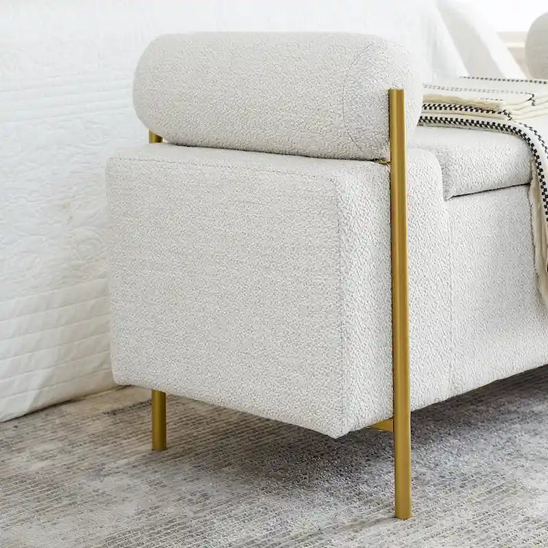 Banc de rangement rembourré en lin avec accoudoirs cylindriques et pieds en métal doré