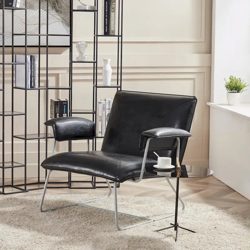 Fauteuil d'appoint en similicuir avec accoudoirs rembourrés