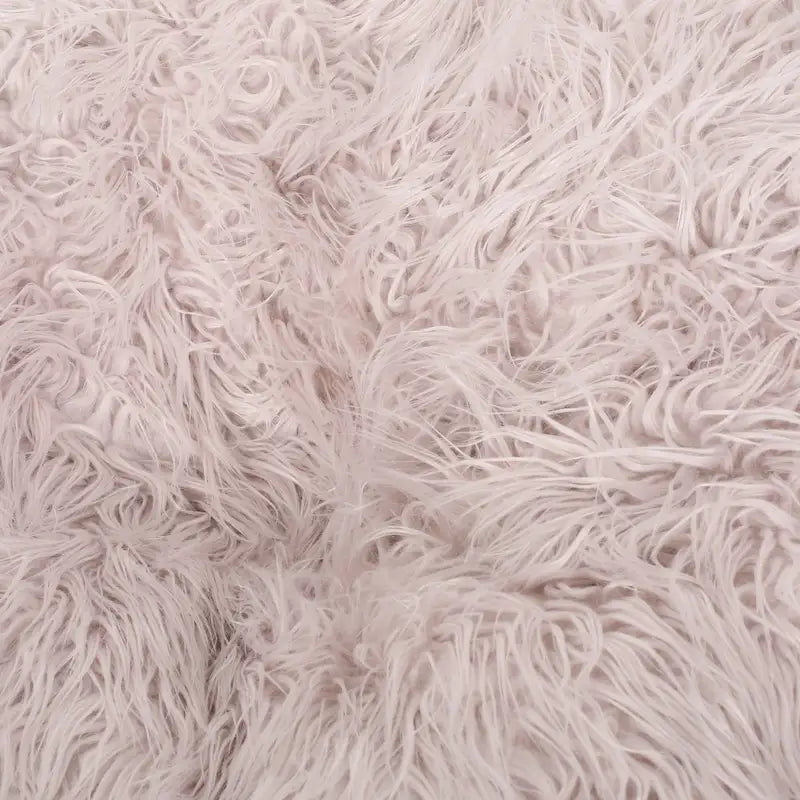 Pouf en fausse fourrure Modern Glam avec housse amovible et rembourrage en mousse haute densité
