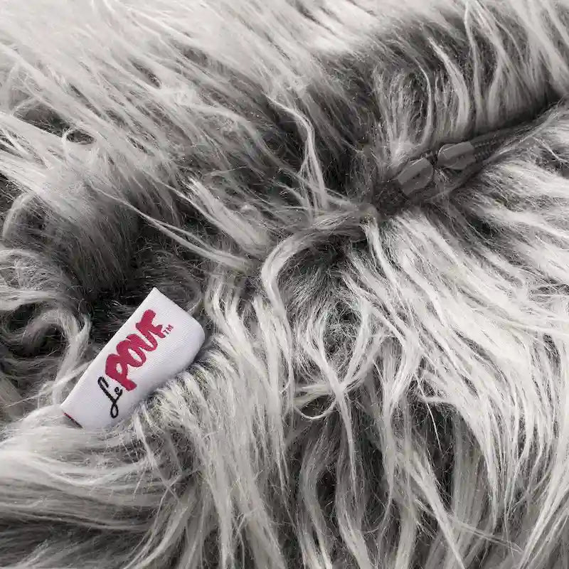 Pouf en fausse fourrure Modern Glam avec housse amovible et rembourrage en mousse haute densité