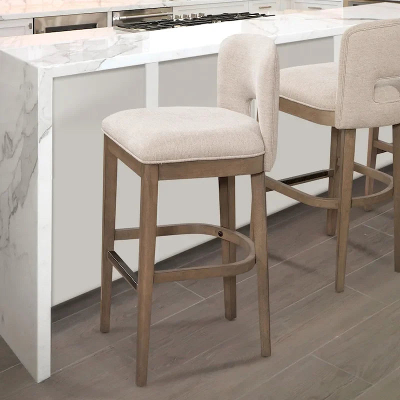 Tabouret de comptoir mi-siècle moderne en bois massif avec dossier incurvé ajouré et assise rembourrée