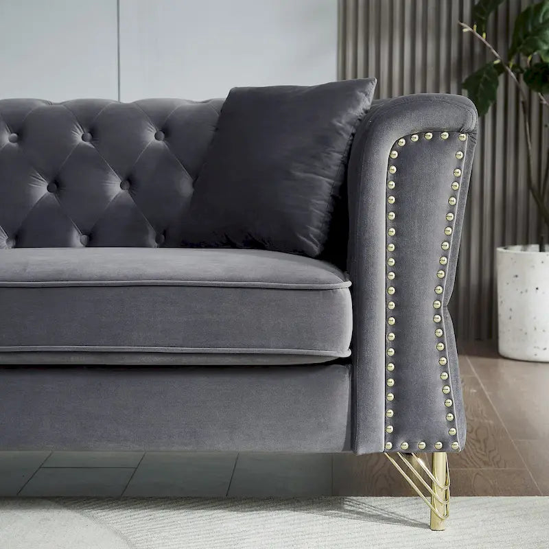 Causeuse Chesterfield en velours avec capitonnage, garniture cloutée et coussins à ressorts