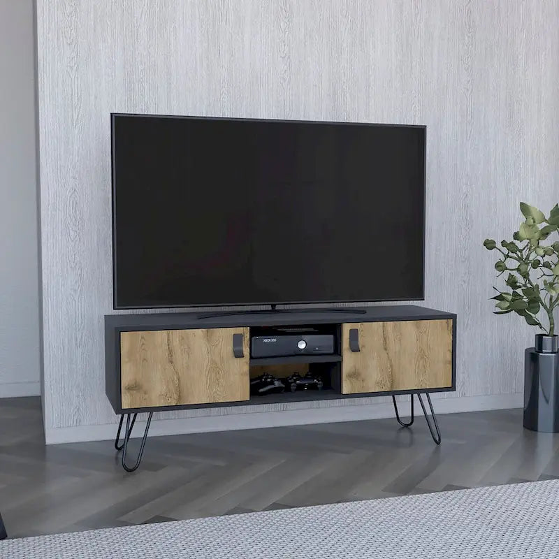 Meuble TV bicolore avec placards à charnières, étagères ouvertes et gestion des câbles