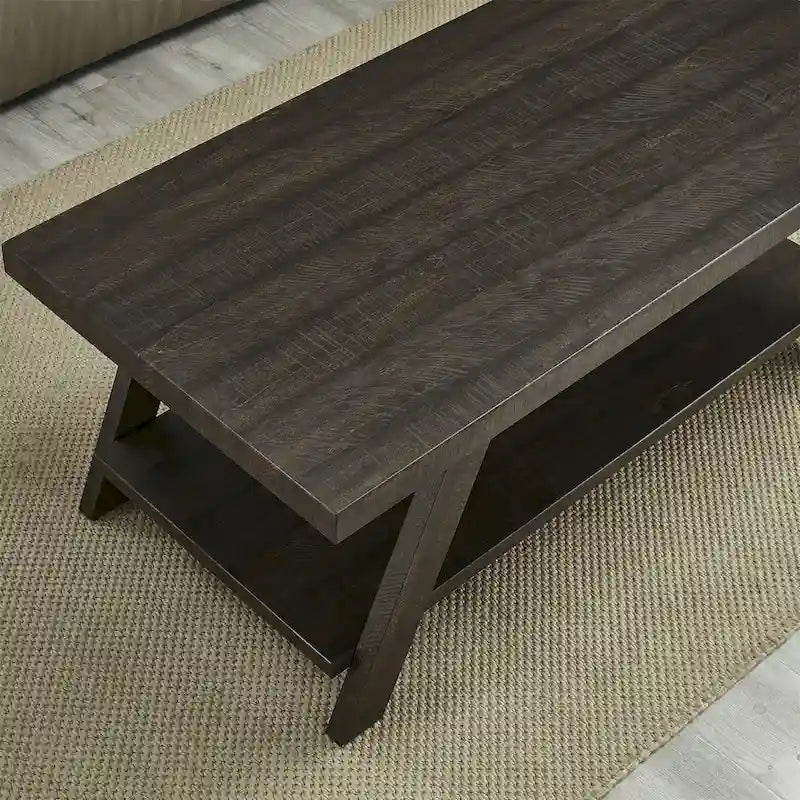 Table basse rectangulaire moderne et large avec pieds évasés et étagère de rangement inférieure