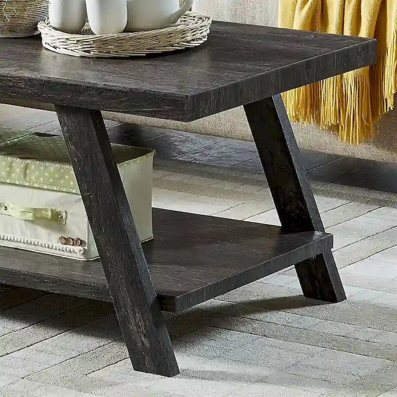 Table basse rectangulaire moderne et large avec pieds évasés et étagère de rangement inférieure